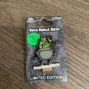 Disney LE Oogie Boogie Bash 2019 Glow-in-the-Dark Pin